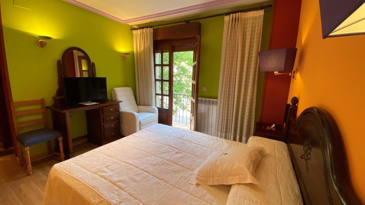 Tierra De Lobos Hotel Puebla de Sanabria Ngoại thất bức ảnh
