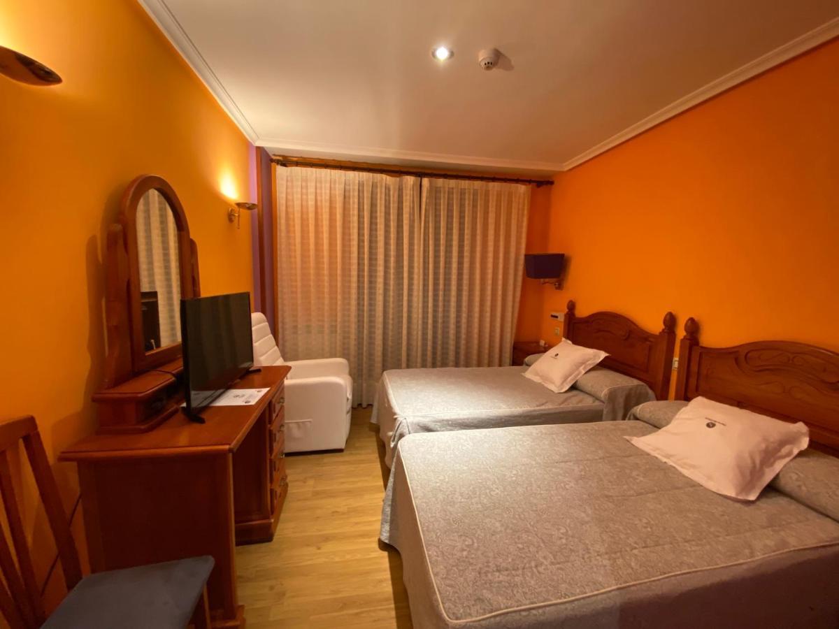 Tierra De Lobos Hotel Puebla de Sanabria Ngoại thất bức ảnh