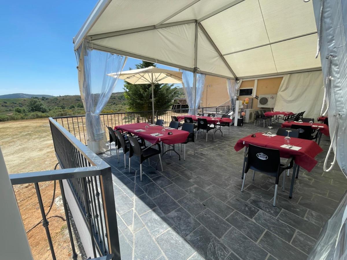 Tierra De Lobos Hotel Puebla de Sanabria Ngoại thất bức ảnh